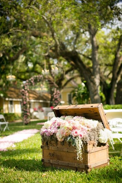 Outdoor Planter Trunk