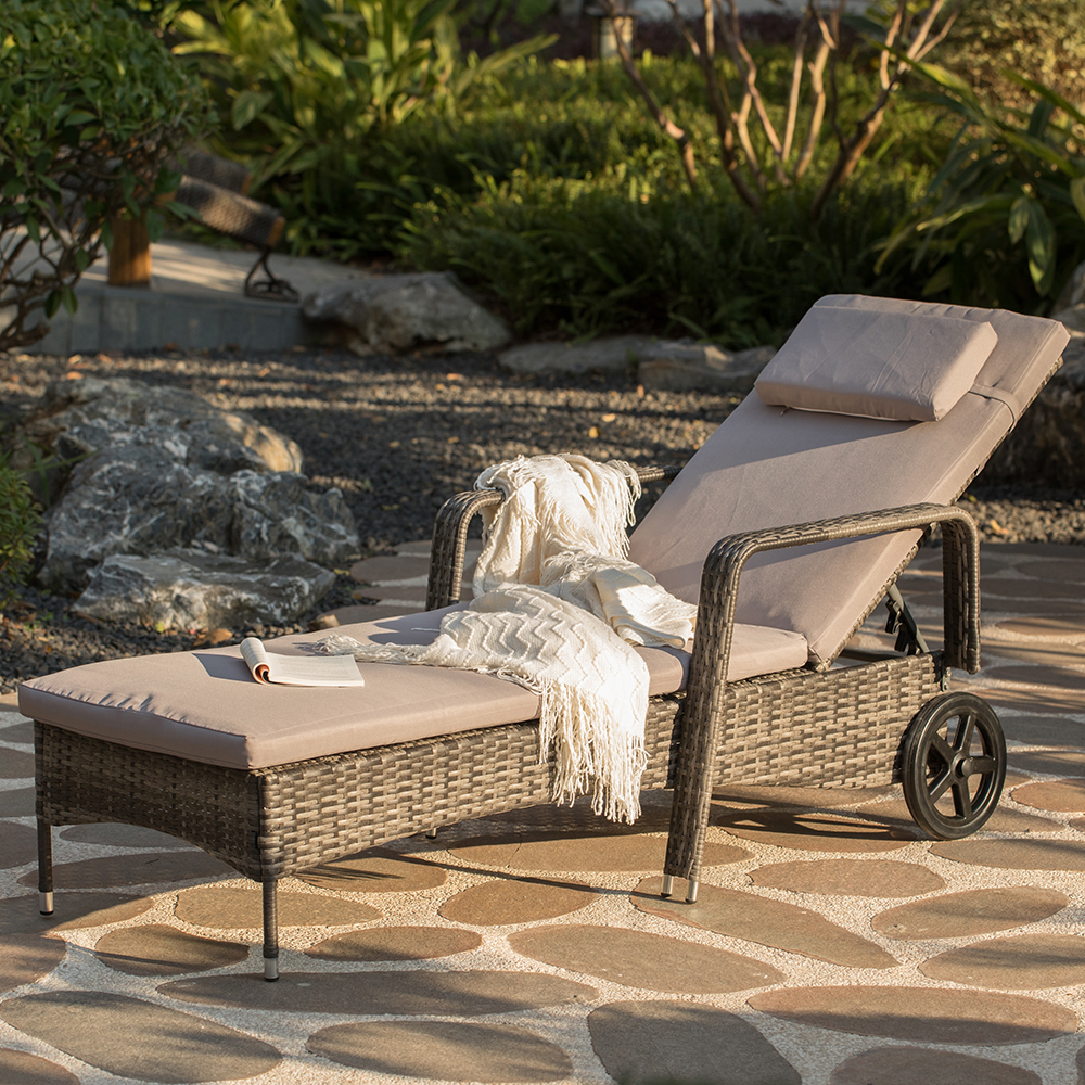 Outdoor Rattan Lounge Chair